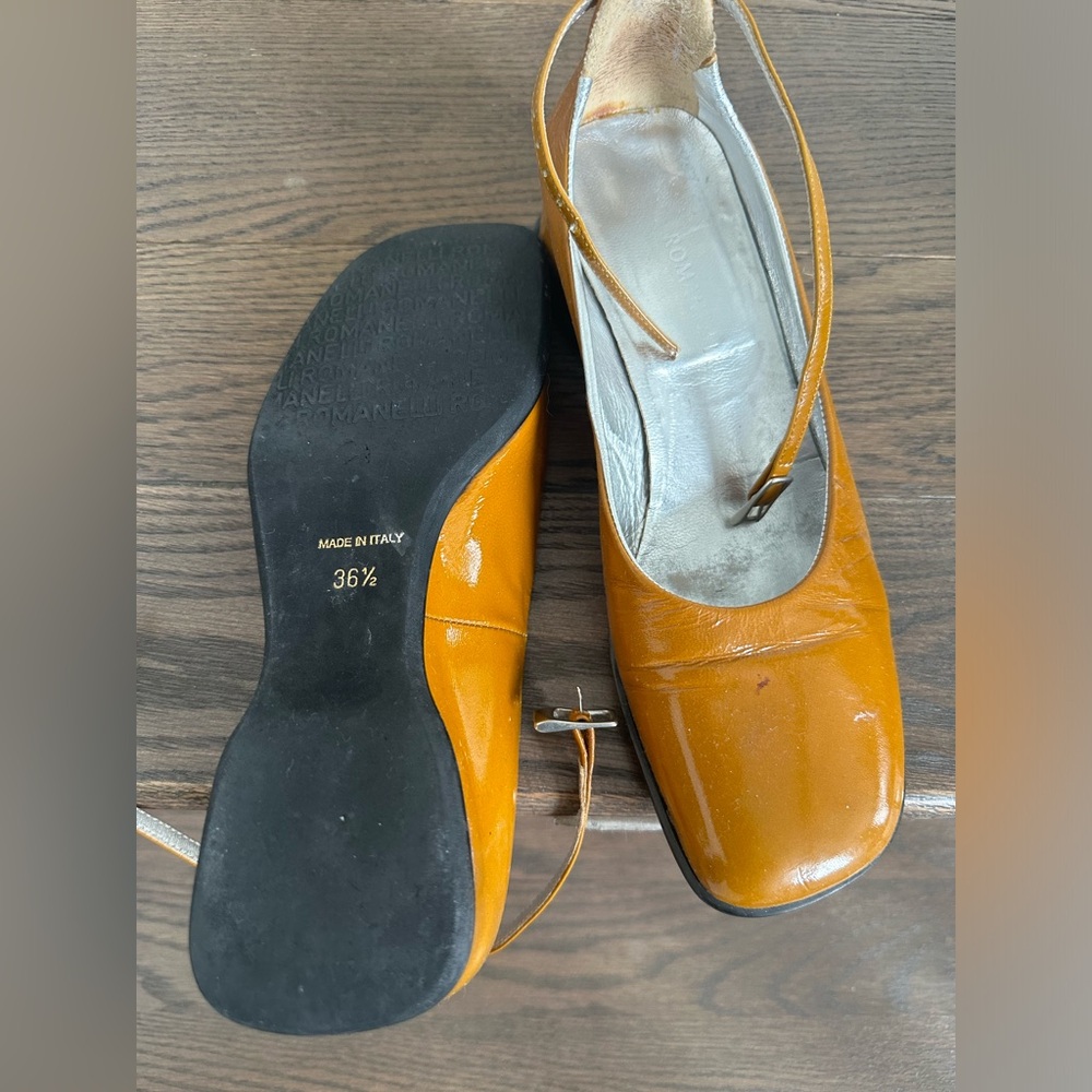 Italian leather shoes with ankle strap